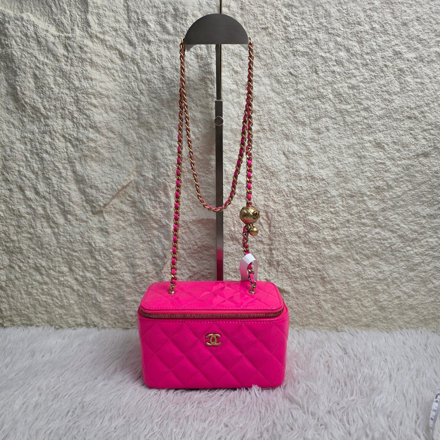 Chanel Hot Pink Quilted Leather Vanity Chain Shoulder Bag (Pre-Owned)