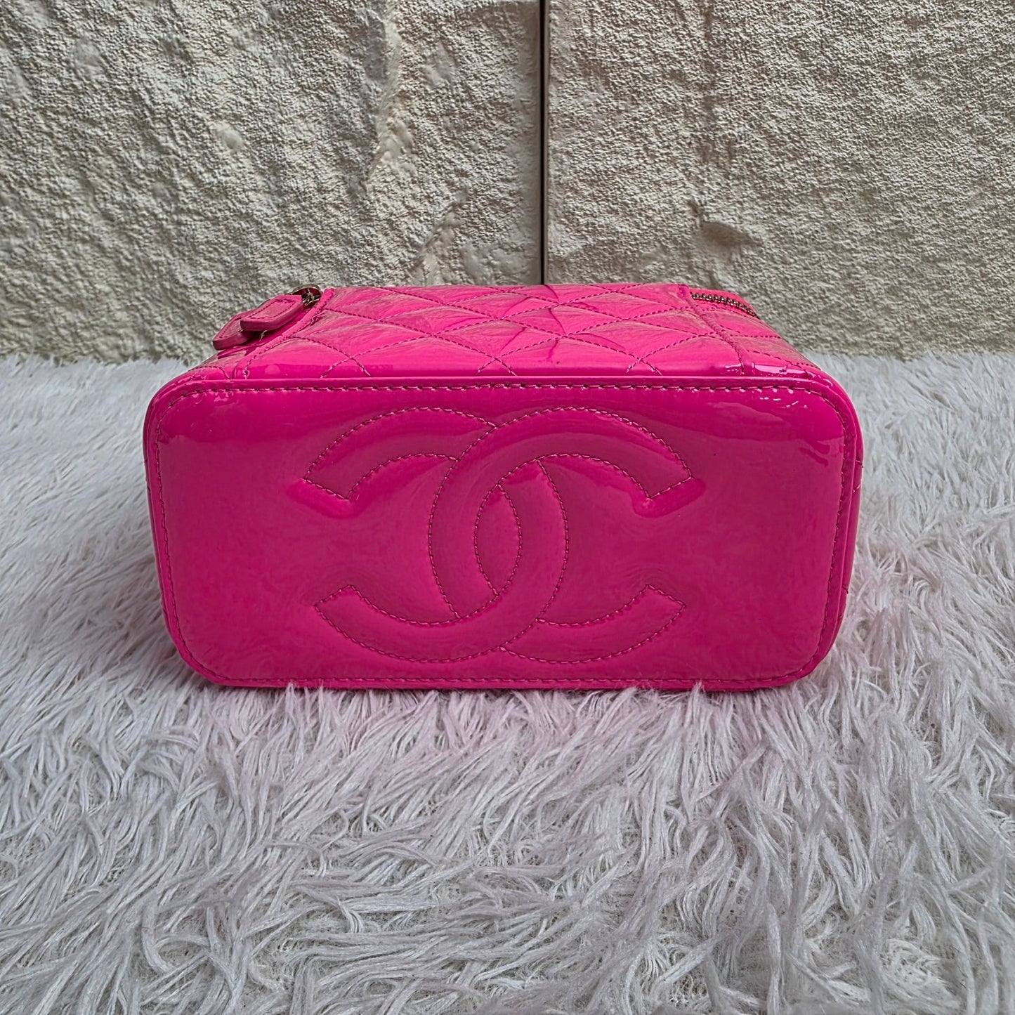Chanel Hot Pink Quilted Leather Vanity Chain Shoulder Bag (Pre-Owned)