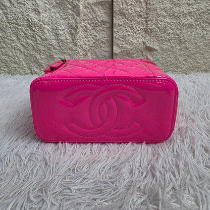 Chanel Hot Pink Quilted Leather Vanity Chain Shoulder Bag (Pre-Owned)