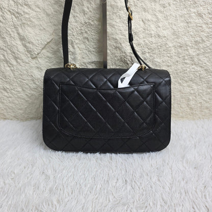 Chanel Black Quilted Leather Chain Shoulder Bag (Pre-Owned)