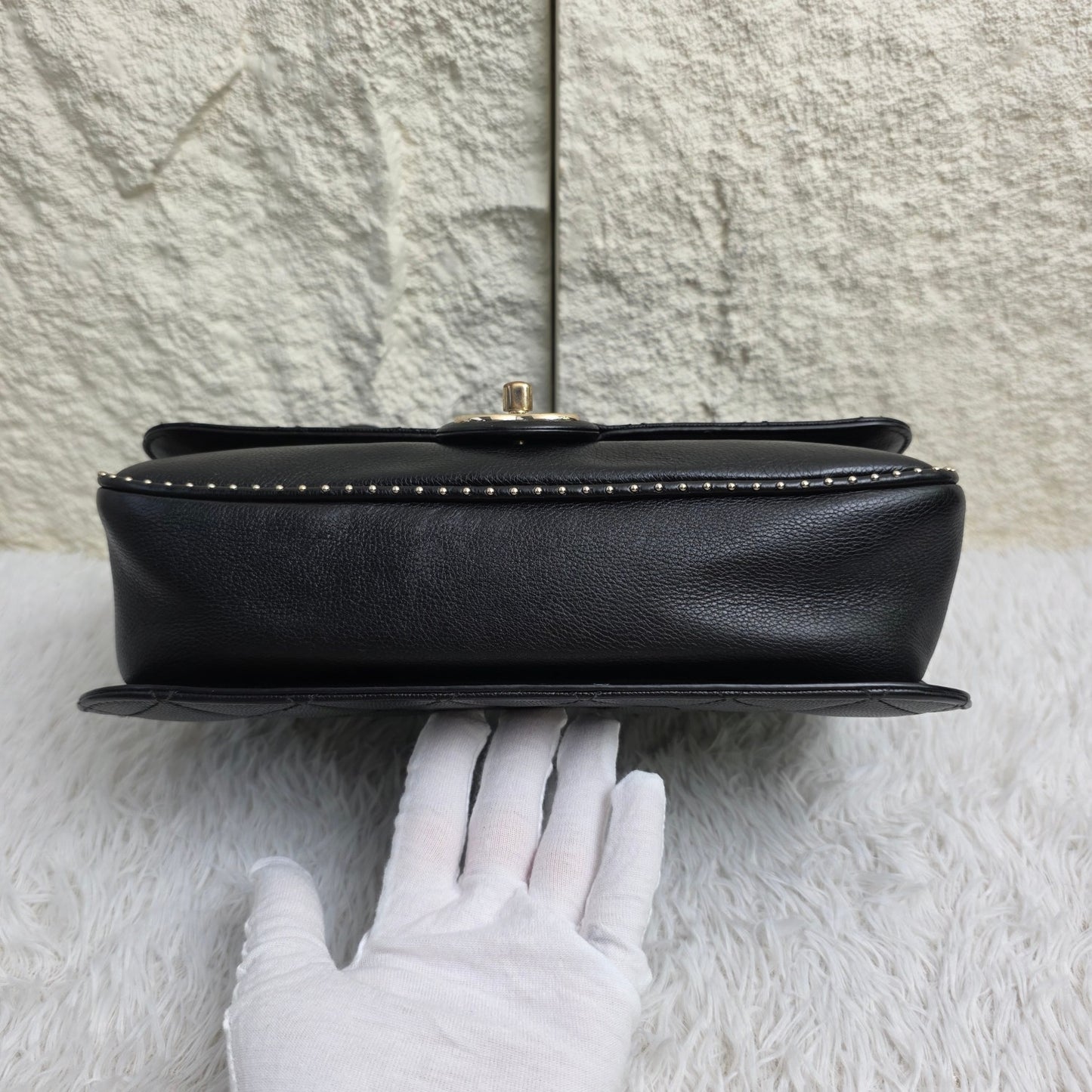 Chanel Black Quilted Leather Chain Shoulder Bag (Pre-Owned)