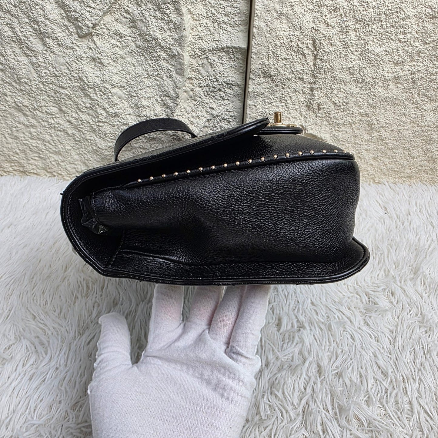 Chanel Black Quilted Leather Chain Shoulder Bag (Pre-Owned)