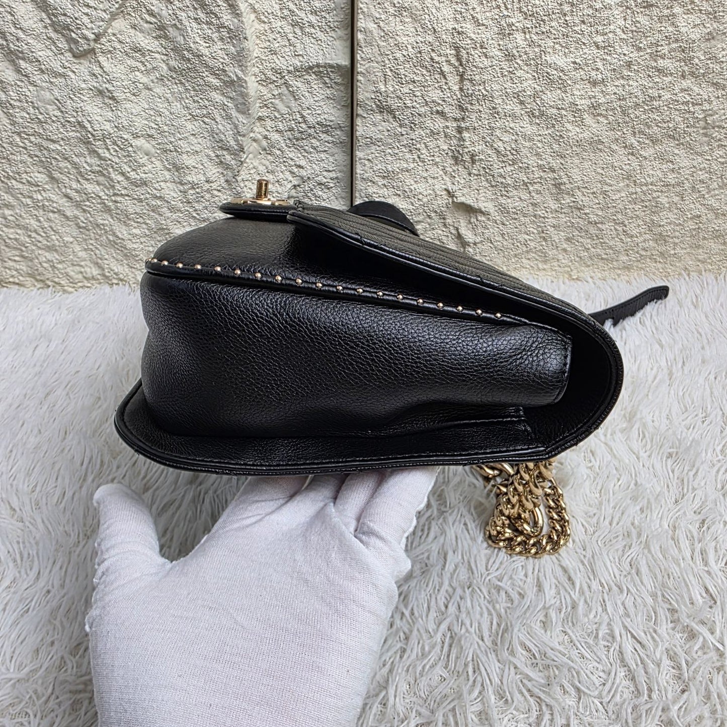 Chanel Black Quilted Leather Chain Shoulder Bag (Pre-Owned)
