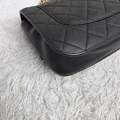 Chanel Black Quilted Leather Chain Shoulder Bag (Pre-Owned)