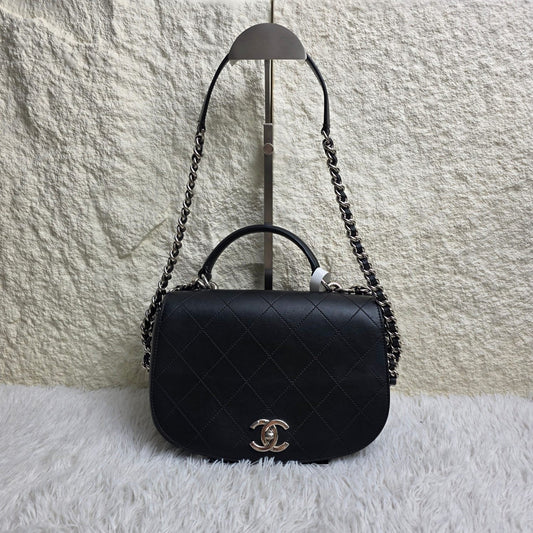 Chanel Black Quilted Leather Top Handle Chain Shoulder Bag (Pre-Owned)