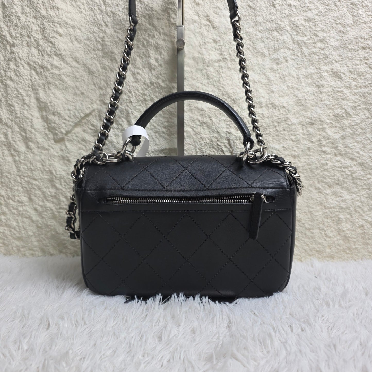 Chanel Black Quilted Leather Top Handle Chain Shoulder Bag (Pre-Owned)