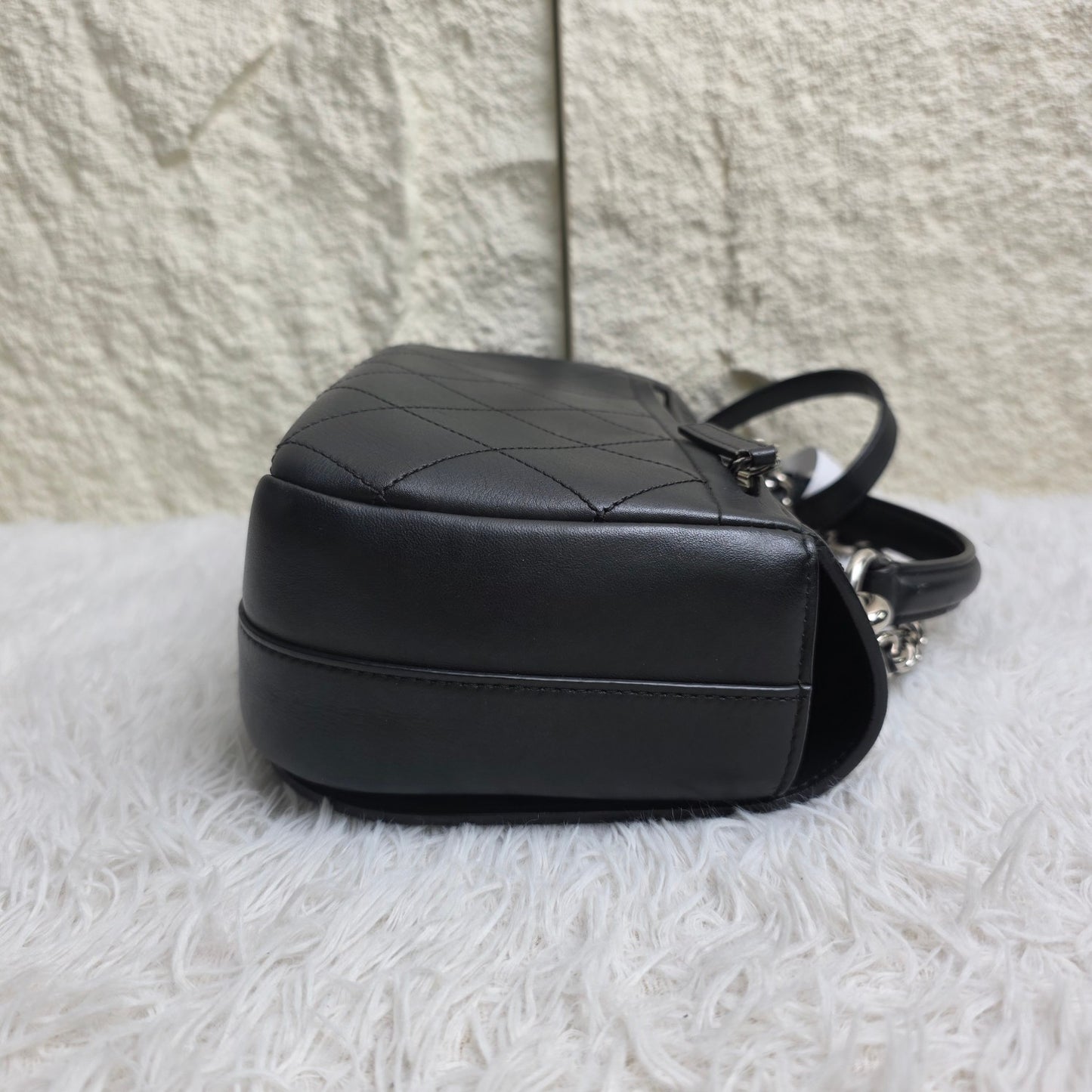 Chanel Black Quilted Leather Top Handle Chain Shoulder Bag (Pre-Owned)