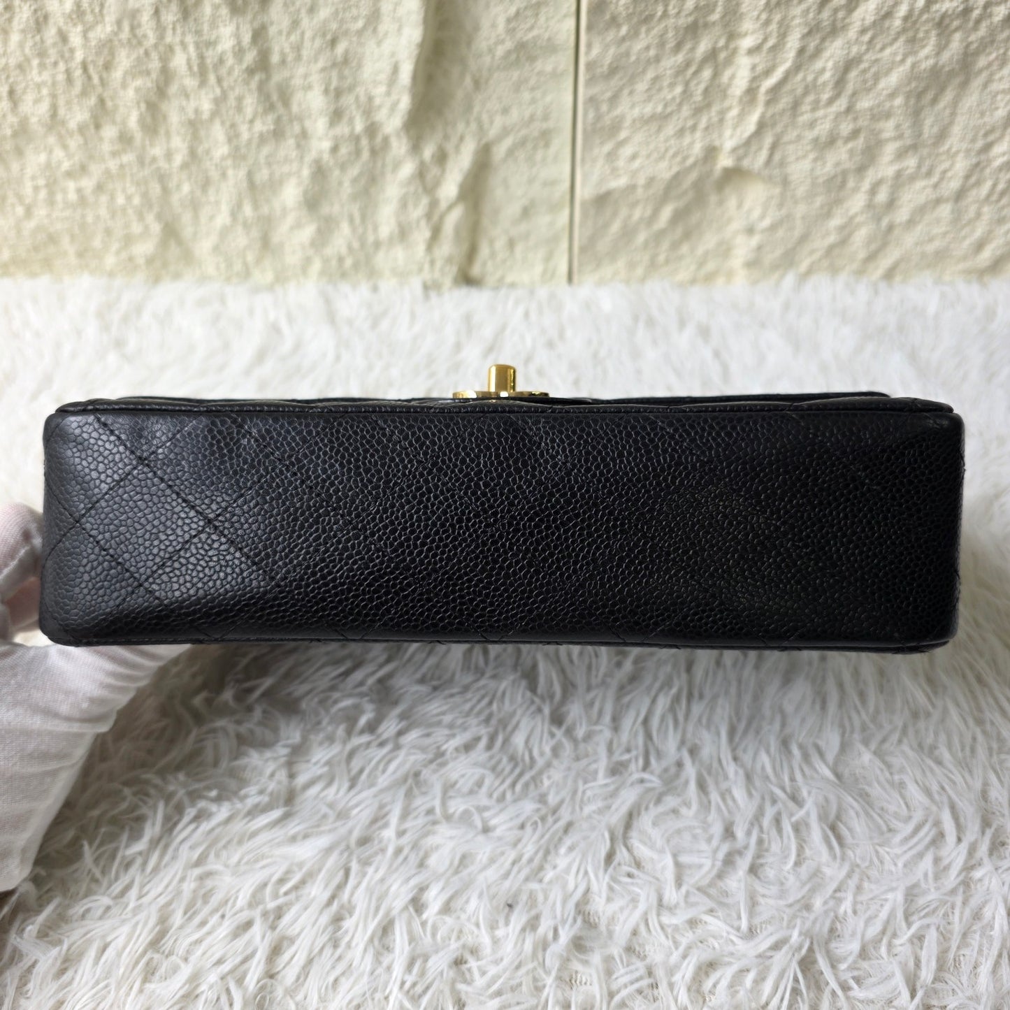 Chanel Black Quilted Caviar Leather Classic Flap Shoulder Bag (Pre-Owned)