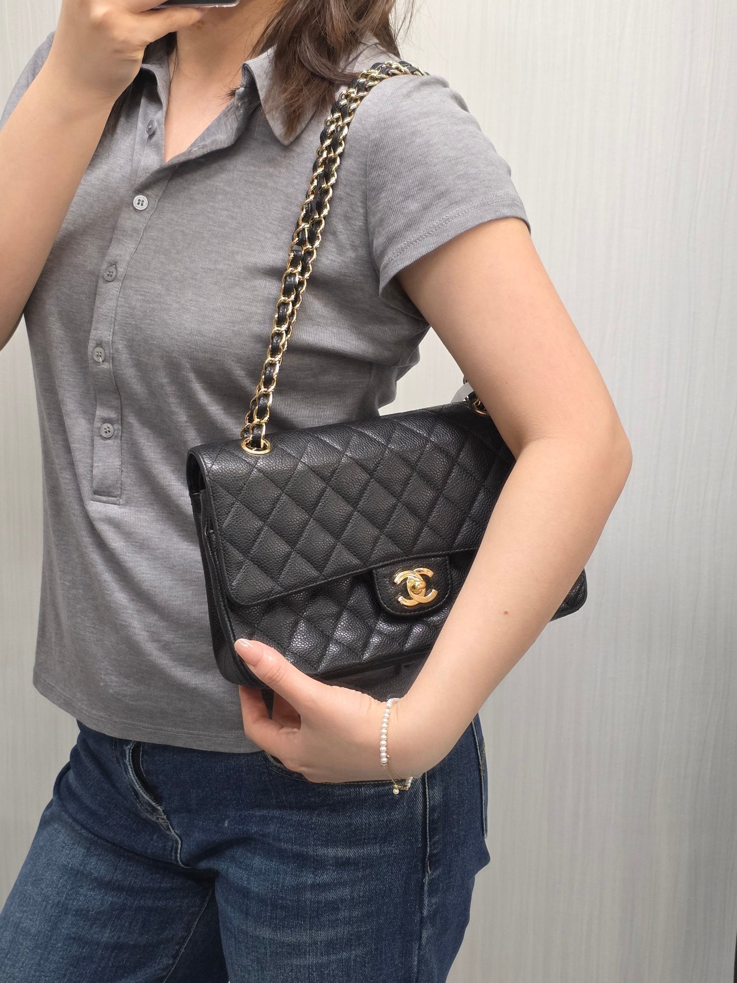 Chanel Black Quilted Caviar Leather Classic Flap Shoulder Bag (Pre-Owned)