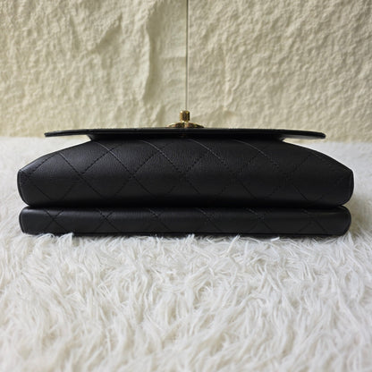 Chanel Black Quilted Leather Top Handle Chain Shoulder Bag (Pre-Owned)