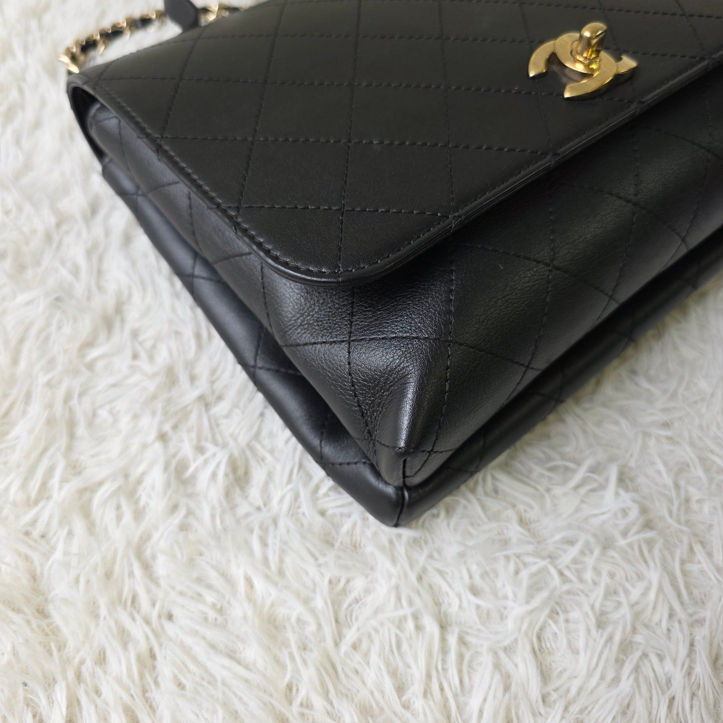 Chanel Black Quilted Leather Top Handle Chain Shoulder Bag (Pre-Owned)
