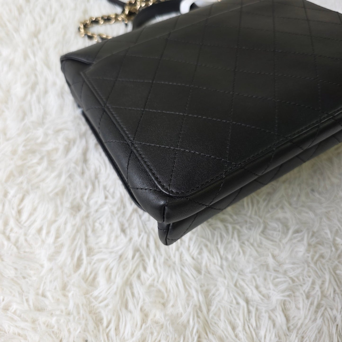 Chanel Black Quilted Leather Top Handle Chain Shoulder Bag (Pre-Owned)