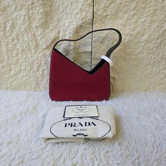 1 Prada Leather Shoulder Bag (Pre-Owned)