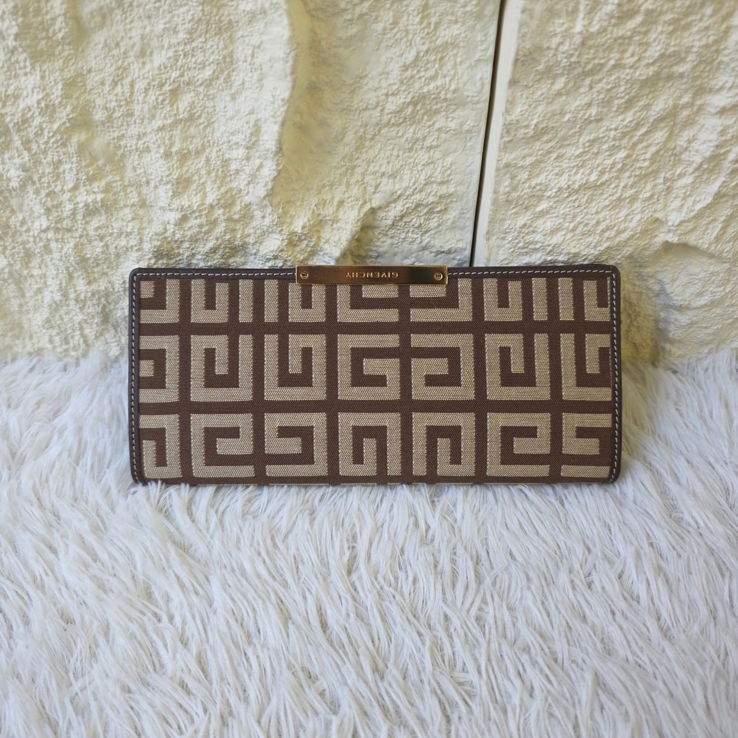 1 Givenchy 4G Canvas Clutch Bag (Pre-Owned)