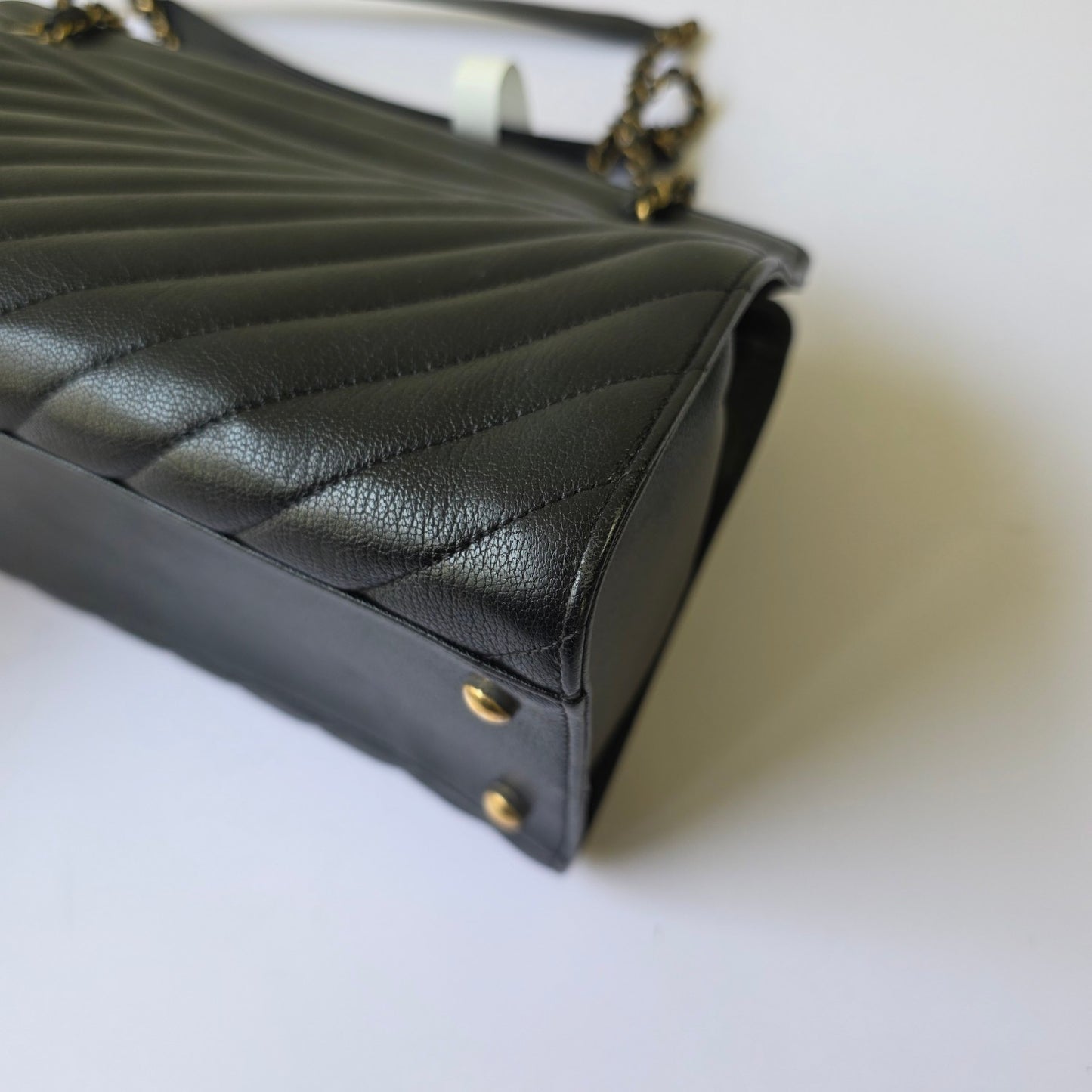 Chanel Diagonal Quilted Leather Chain Shoulder Bag (Pre-Owned)