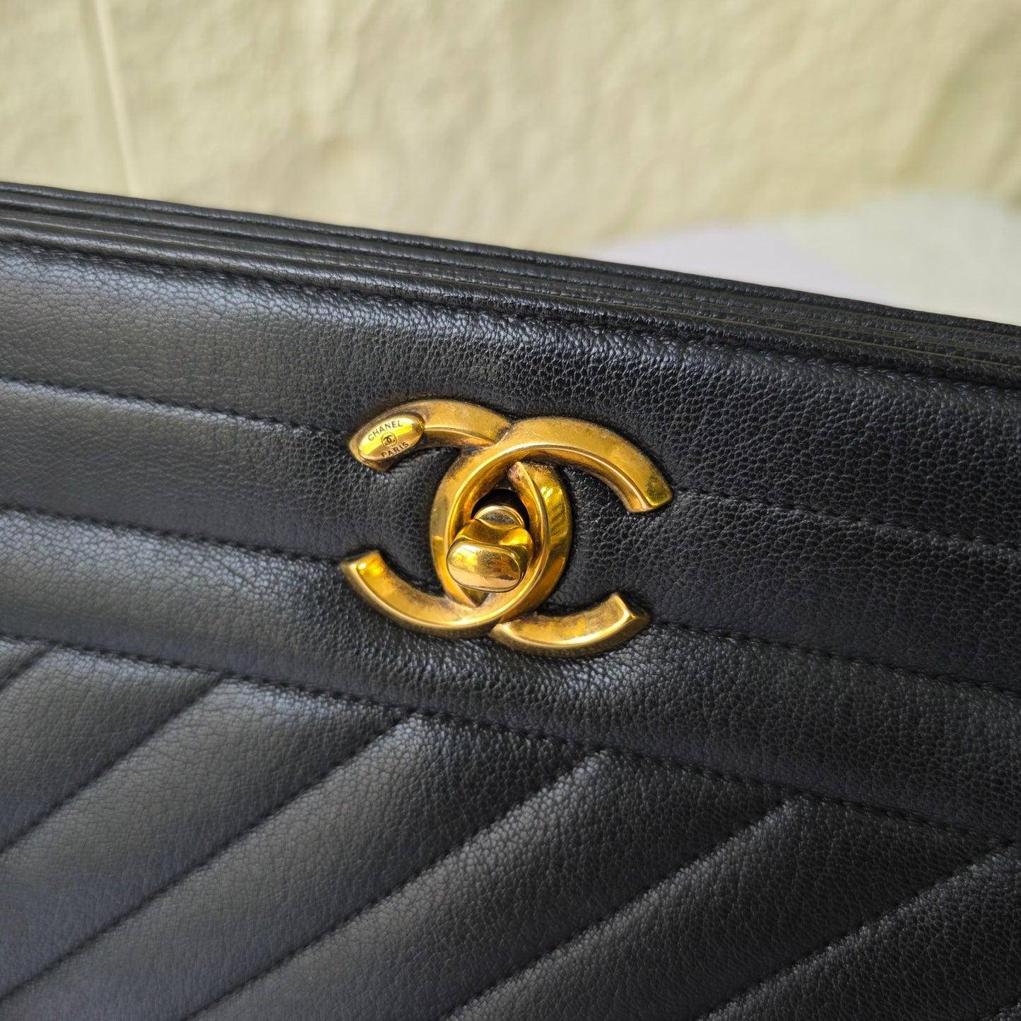 Chanel Diagonal Quilted Leather Chain Shoulder Bag (Pre-Owned)