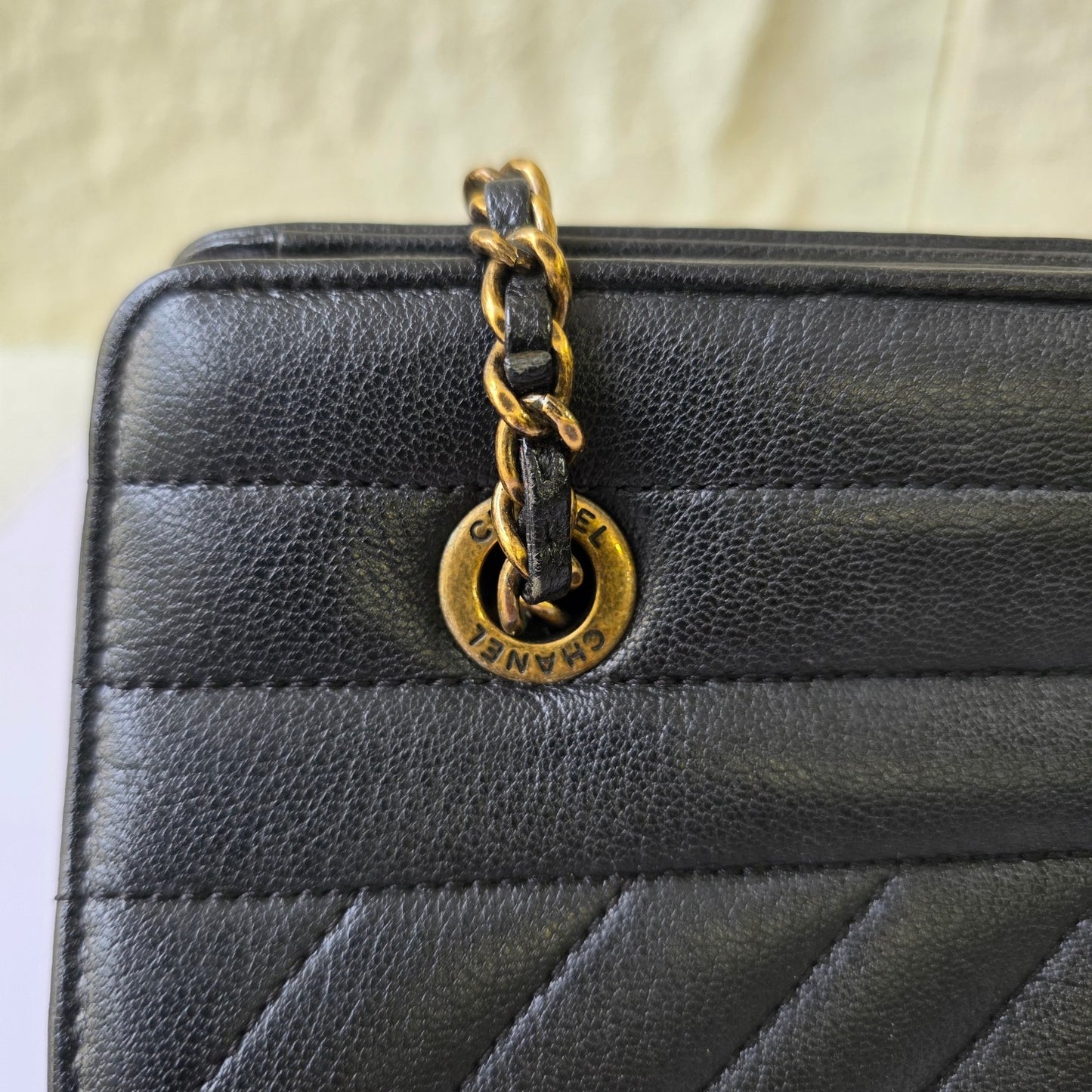 Chanel Diagonal Quilted Leather Chain Shoulder Bag (Pre-Owned)