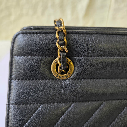 Chanel Diagonal Quilted Leather Chain Shoulder Bag (Pre-Owned)