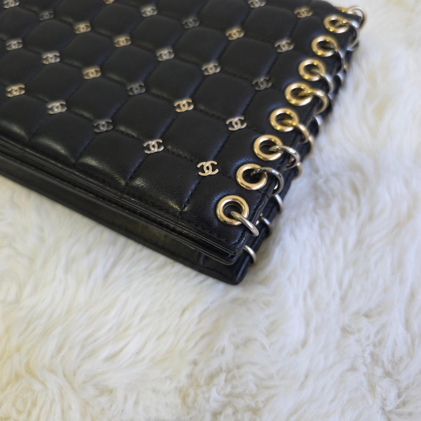 Chanel CC Logo Quilted Chain Shoulder Bag (Pre-Owned)
