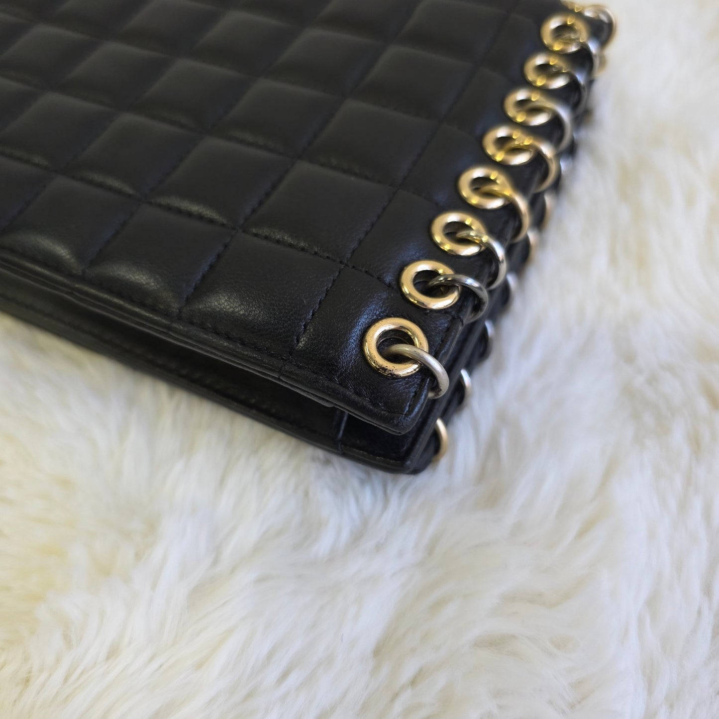 Chanel CC Logo Quilted Chain Shoulder Bag (Pre-Owned)