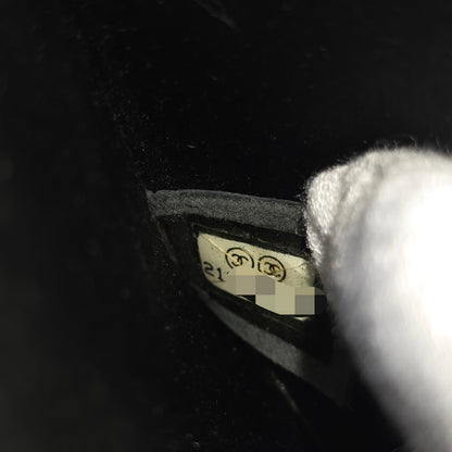 Chanel CC Logo Quilted Chain Shoulder Bag (Pre-Owned)