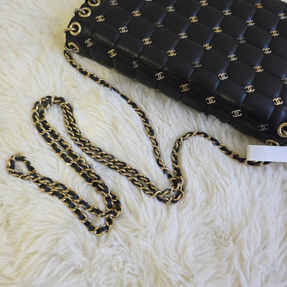 Chanel CC Logo Quilted Chain Shoulder Bag (Pre-Owned)