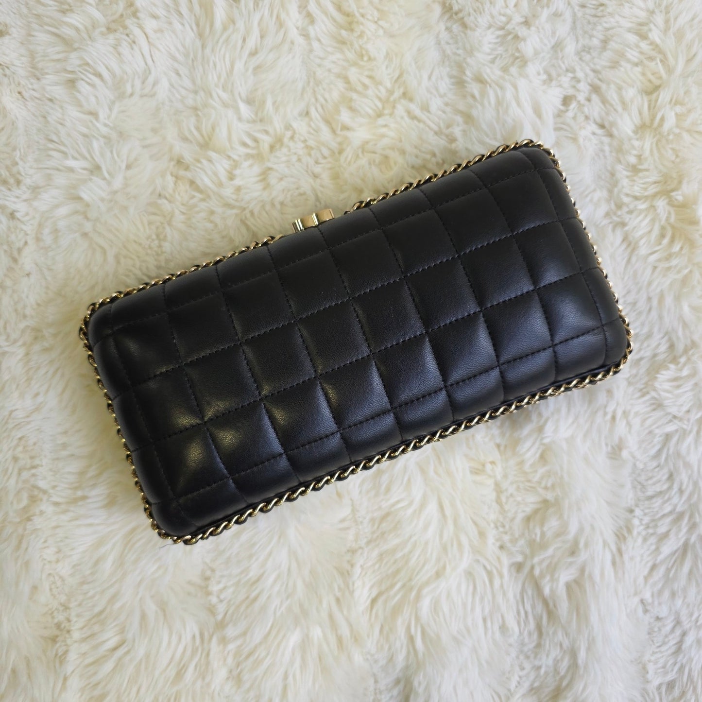 Chanel CC Logo Quilted Chain Shoulder Bag (Pre-Owned)