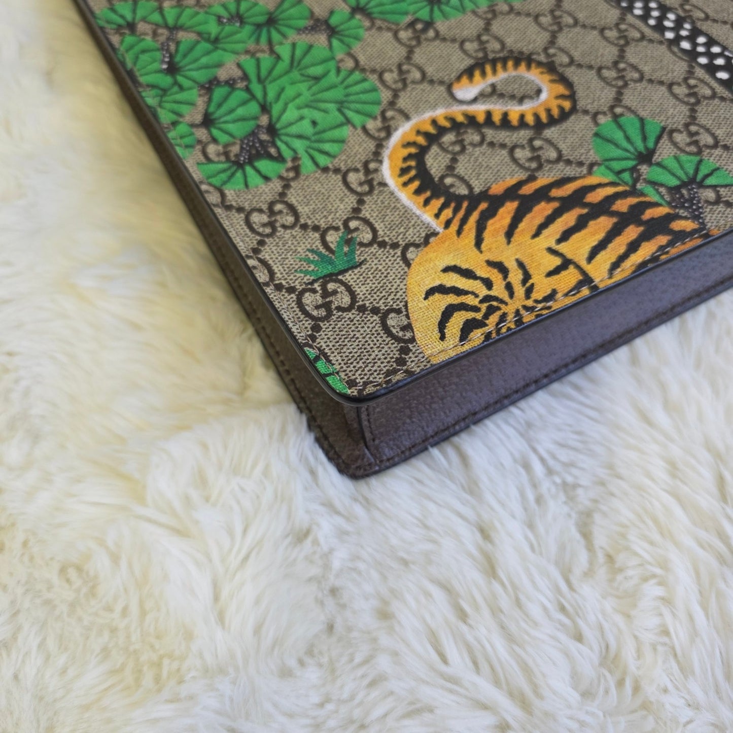 Gucci GG Supreme Bengal Tiger Pouch Shoulder Bag (Pre-Owned)