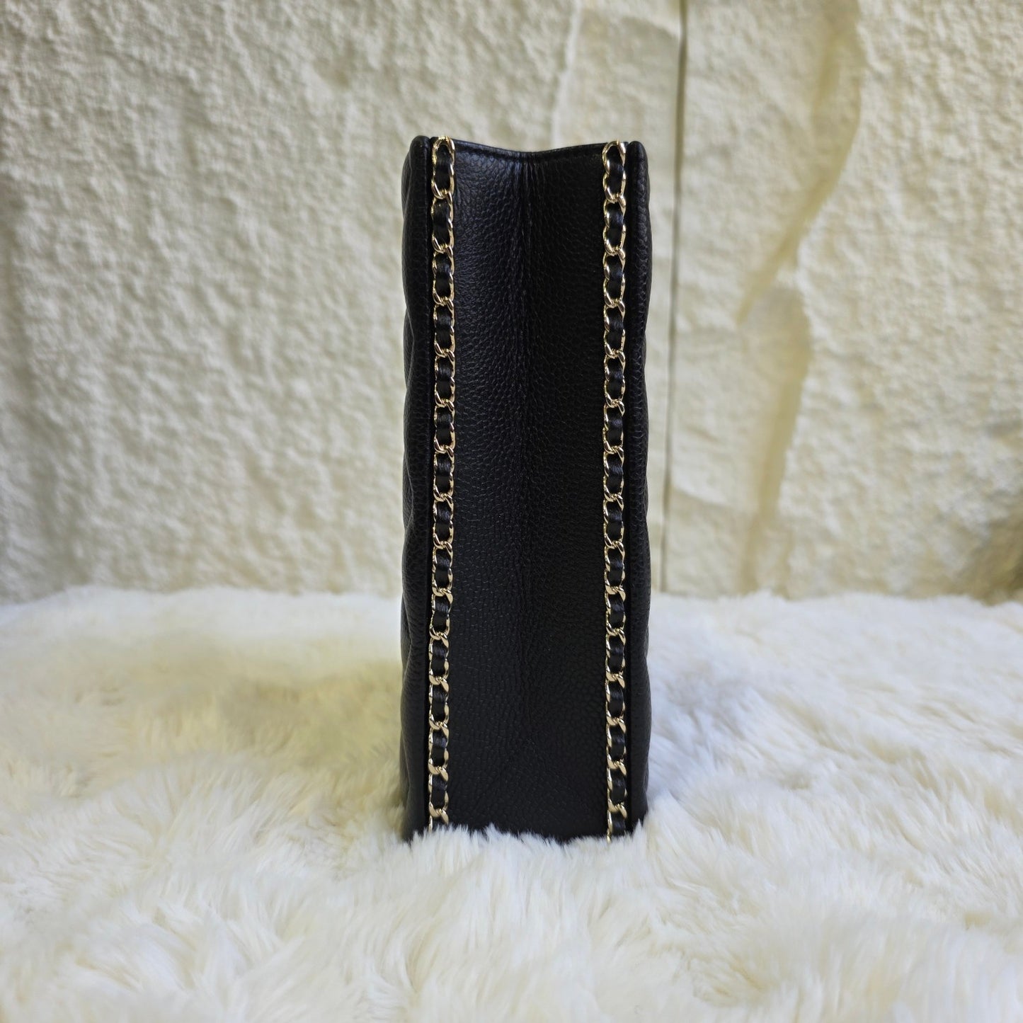 Chanel Quilted Leather Chain Vanity Bag (Pre-Owned)