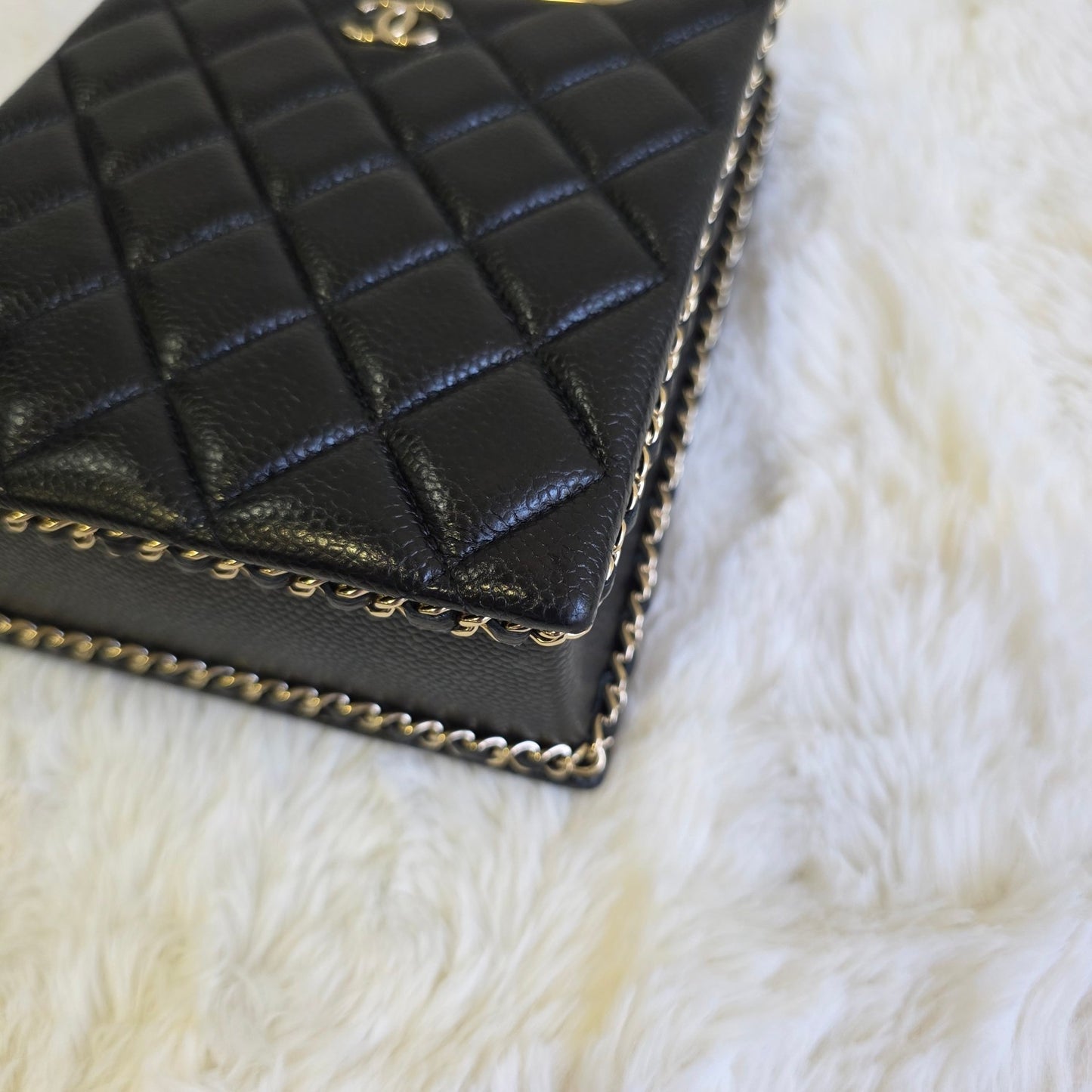 Chanel Quilted Leather Chain Vanity Bag (Pre-Owned)