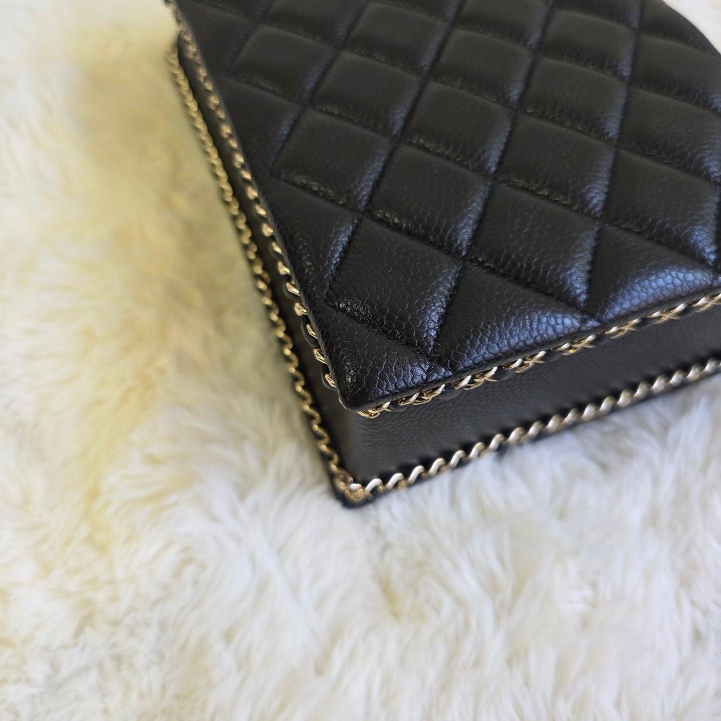 Chanel Quilted Leather Chain Vanity Bag (Pre-Owned)