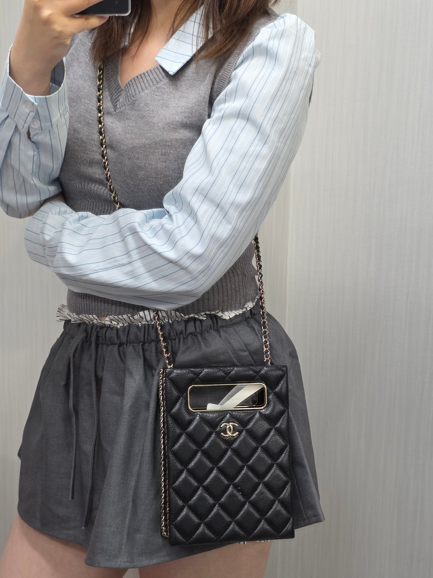 Chanel Quilted Leather Chain Vanity Bag (Pre-Owned)