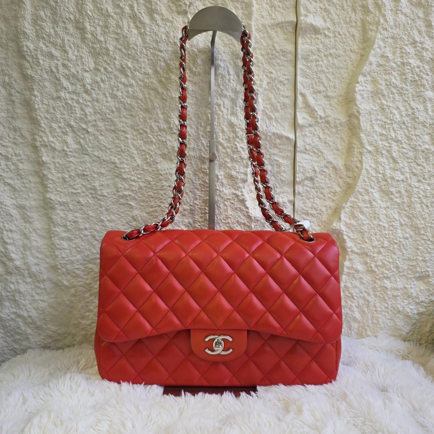 Chanel Classic Quilted Leather Double Flap Bag (Pre-Owned)