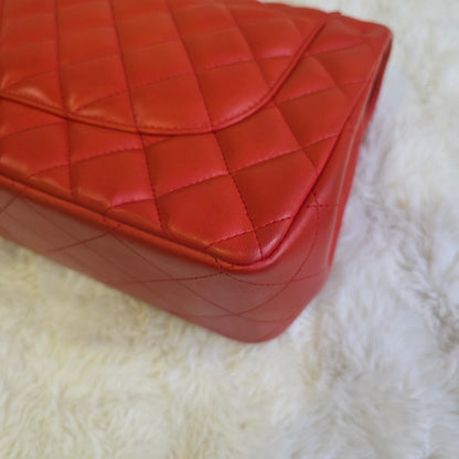 Chanel Classic Quilted Leather Double Flap Bag (Pre-Owned)