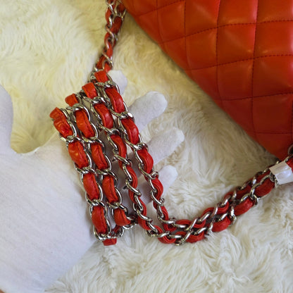Chanel Classic Quilted Leather Double Flap Bag (Pre-Owned)