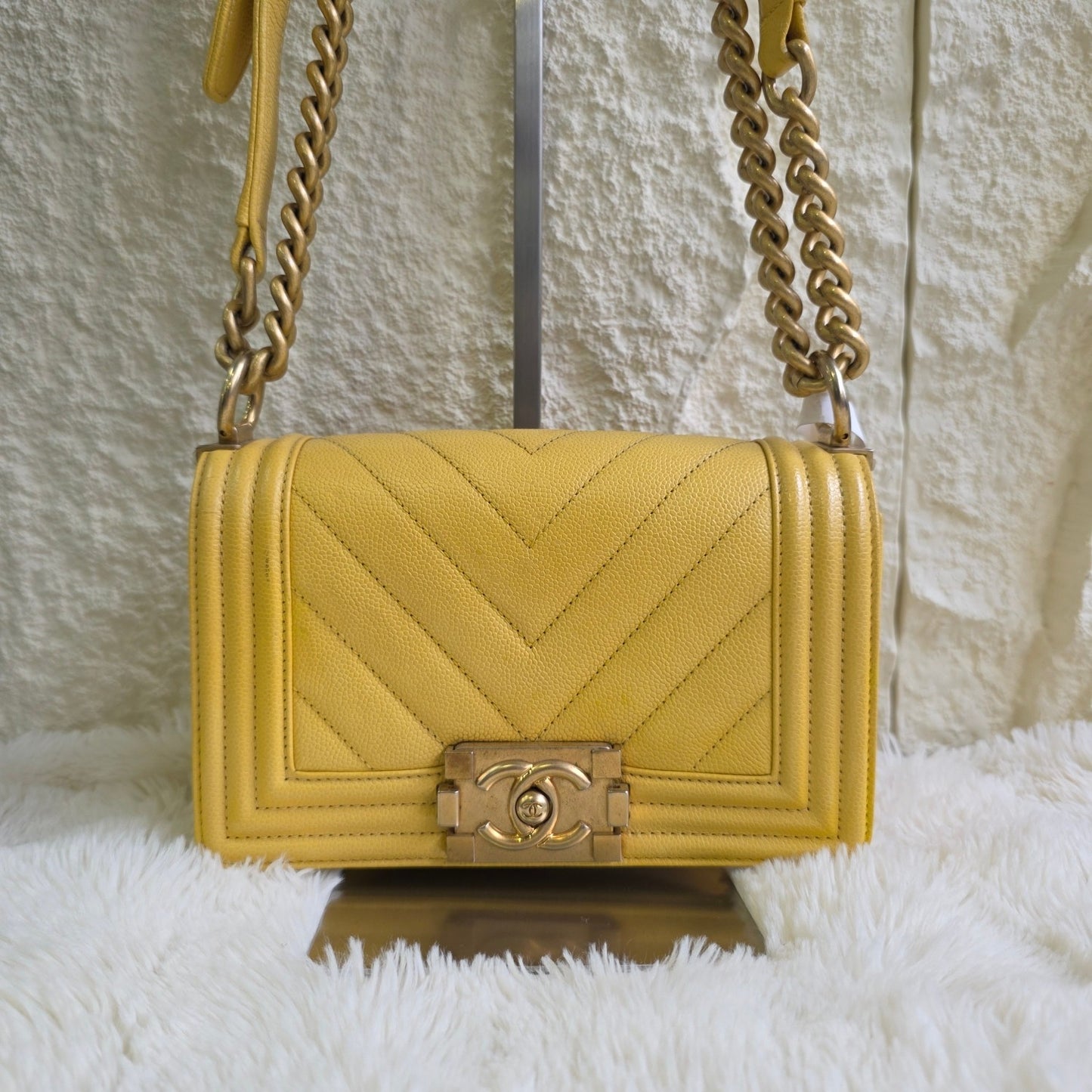 Chanel Boy Quilted Leather Chain Shoulder Bag (Pre-Owned)