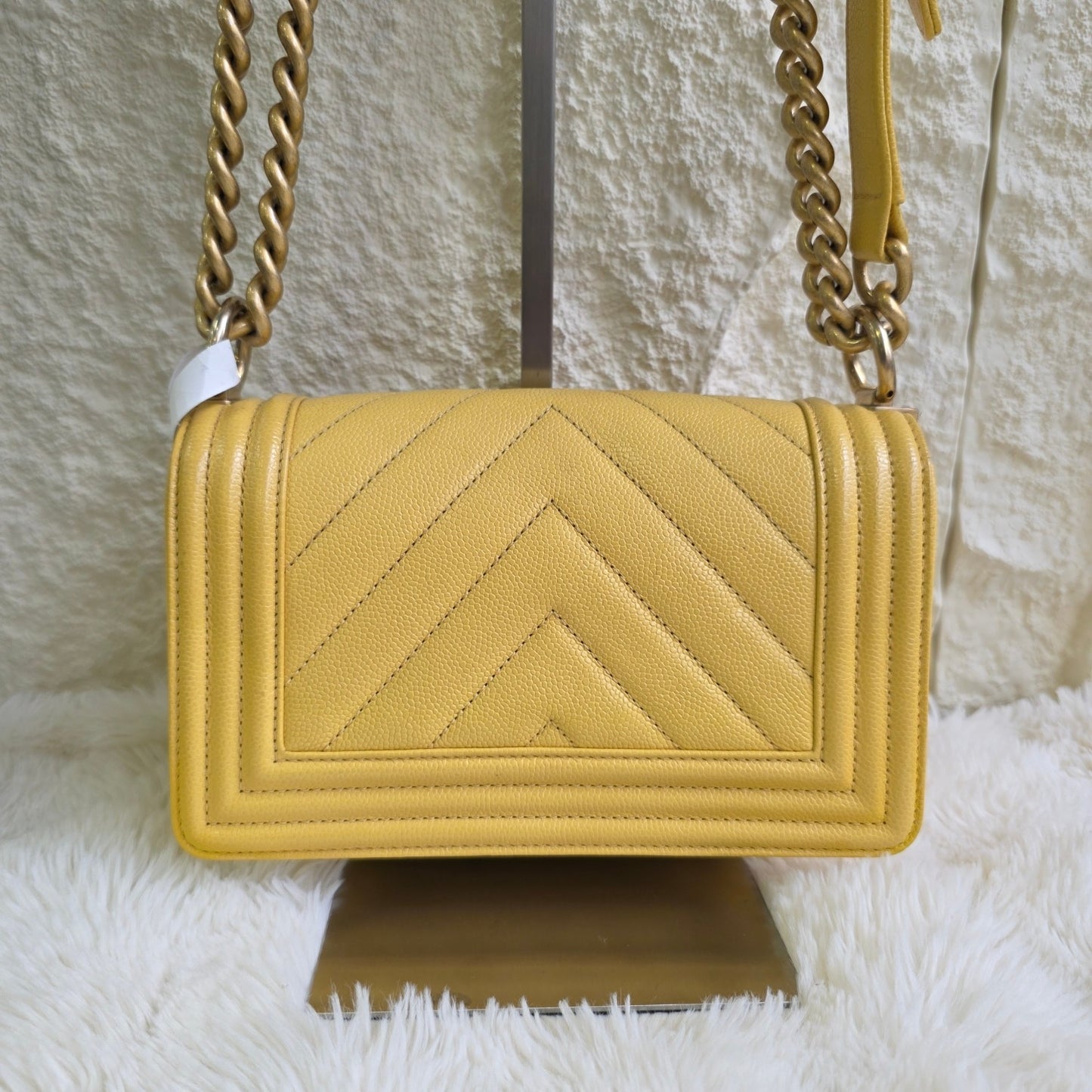 Chanel Boy Quilted Leather Chain Shoulder Bag (Pre-Owned)