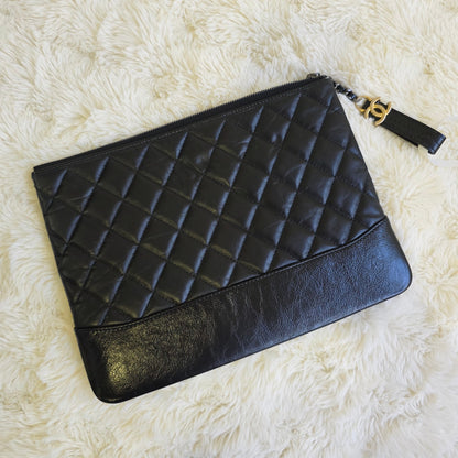 Chanel Quilted Leather Zip Pouch Clutch Bag (Pre-Owned)
