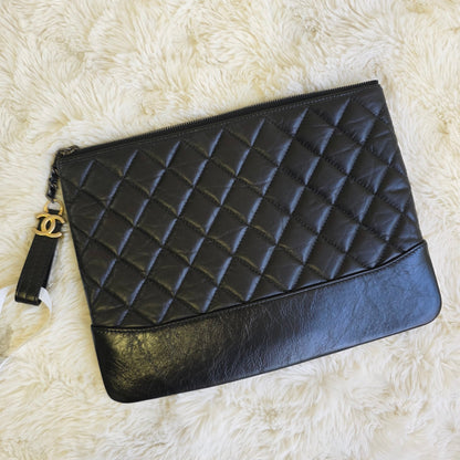 Chanel Quilted Leather Zip Pouch Clutch Bag (Pre-Owned)