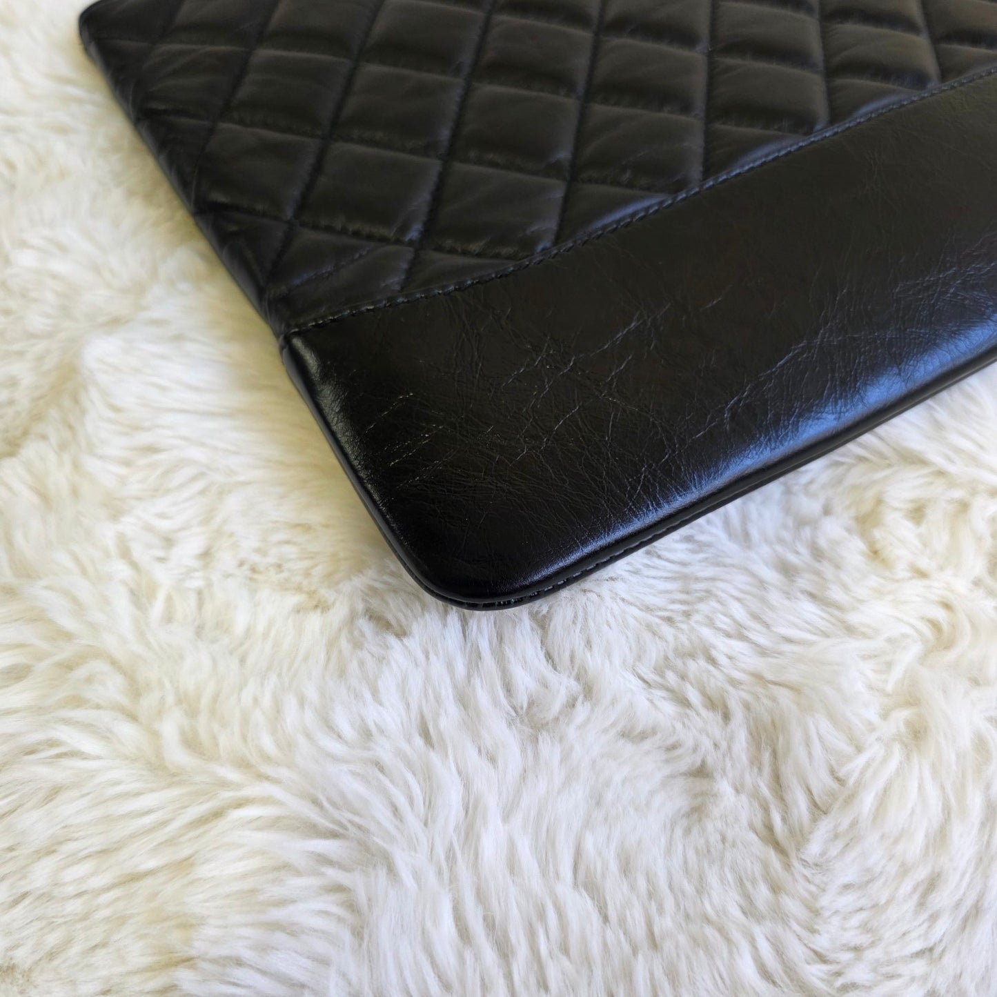 Chanel Quilted Leather Zip Pouch Clutch Bag (Pre-Owned)