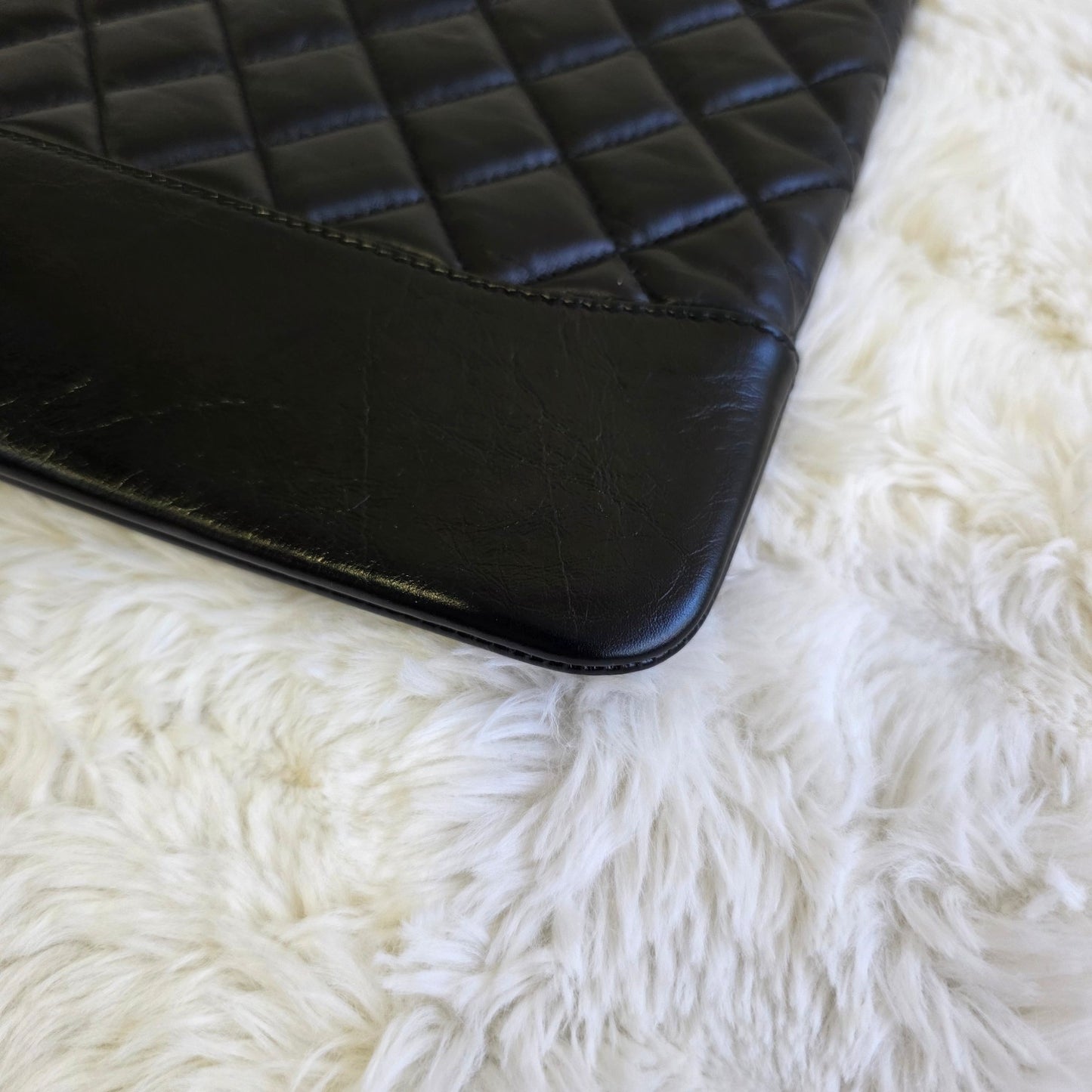 Chanel Quilted Leather Zip Pouch Clutch Bag (Pre-Owned)