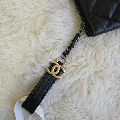 Chanel Quilted Leather Zip Pouch Clutch Bag (Pre-Owned)