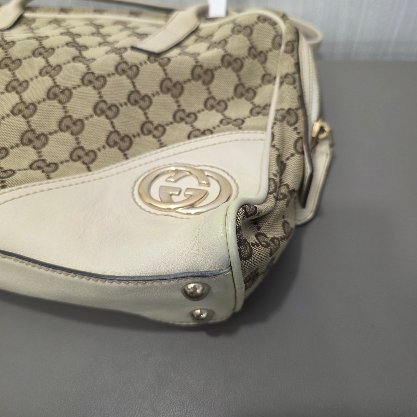Gucci GG Canvas Shoulder Bag (Pre-Owned)
