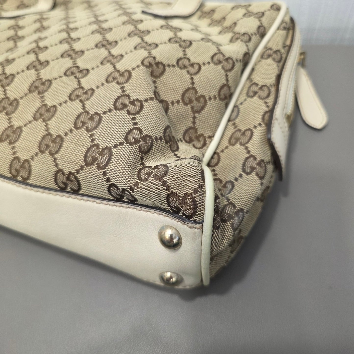 Gucci GG Canvas Shoulder Bag (Pre-Owned)