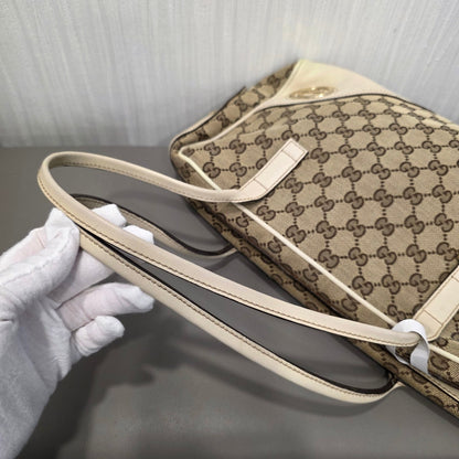 Gucci GG Canvas Shoulder Bag (Pre-Owned)