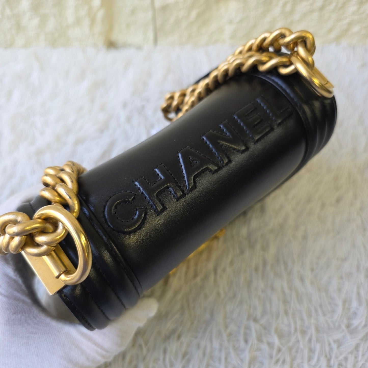 Chanel Boy Quilted Leather Chain Shoulder Bag (Pre-Owned)