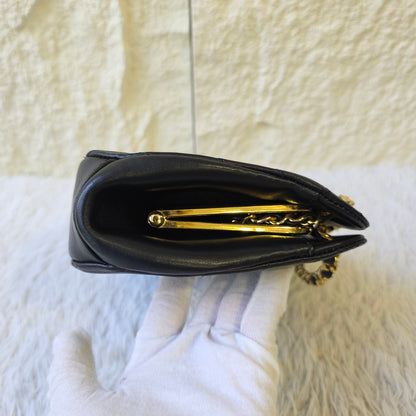 Chanel Chevron Quilted Leather Chain Shoulder Bag (Pre-Owned)