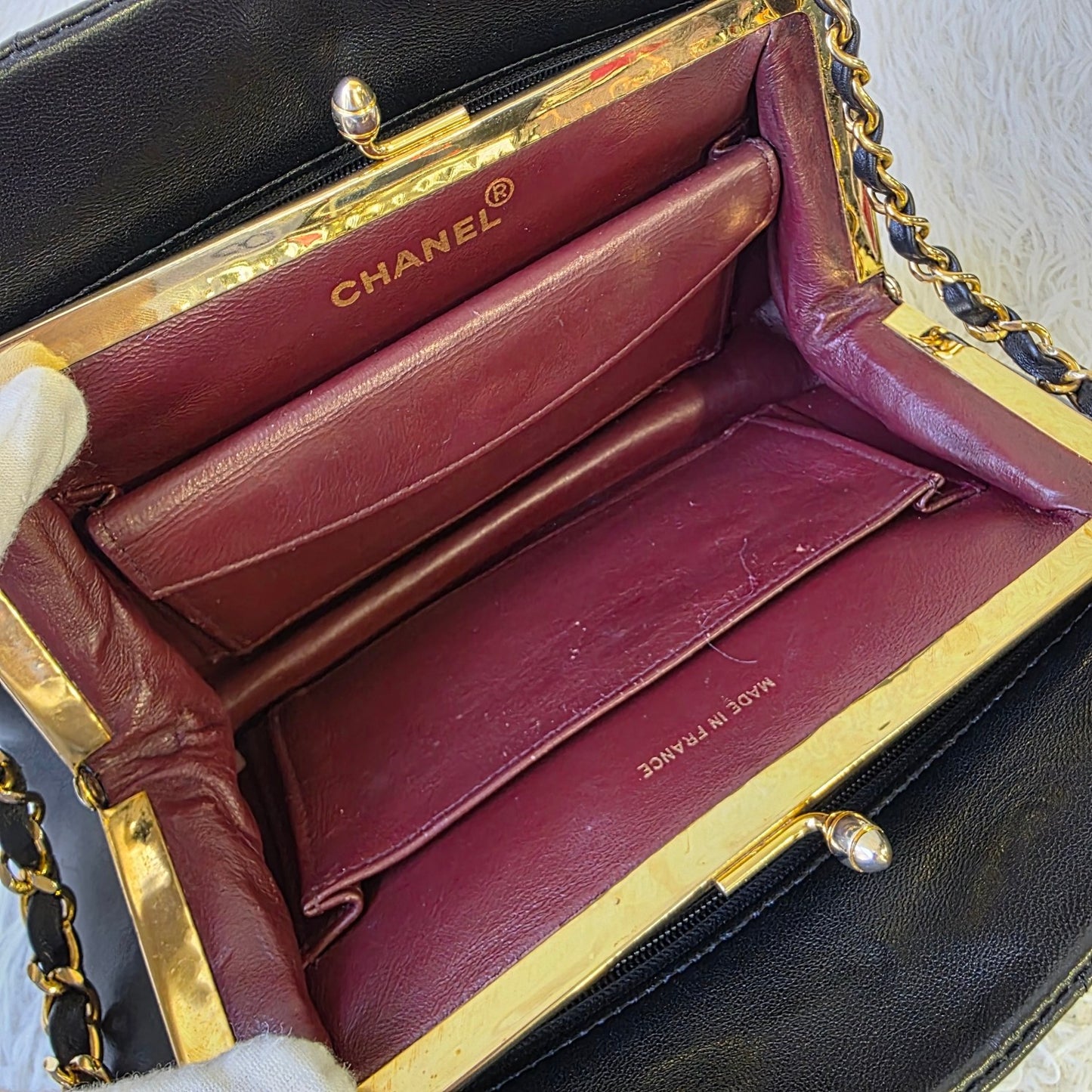 Chanel Chevron Quilted Leather Chain Shoulder Bag (Pre-Owned)