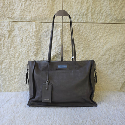Prada Etiquette Leather Tote Bag (Pre-Owned)