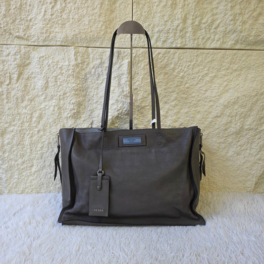 Prada Etiquette Leather Tote Bag (Pre-Owned)